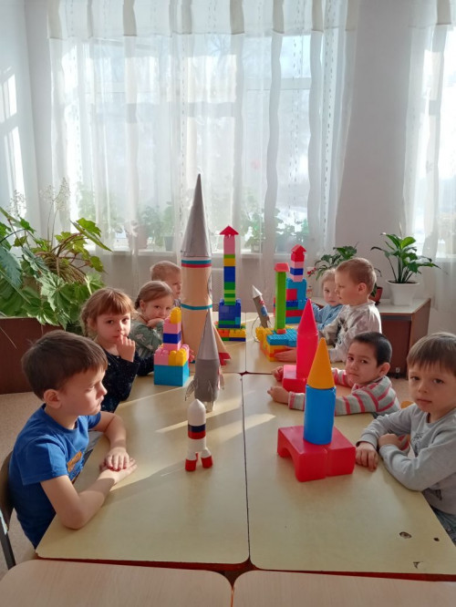 КОСМИЧЕСКИЙ МИР
